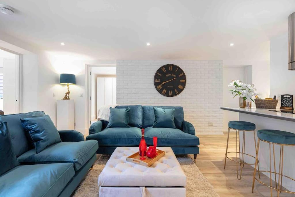 Appartamento Luxury 2 Bedroom With Private Terrace & Parking - Wanstead, Escape In